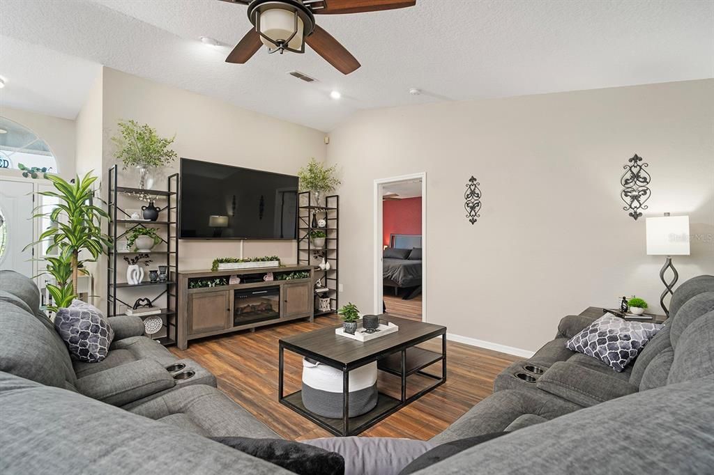 For Sale: $469,000 (4 beds, 2 baths, 2135 Square Feet)