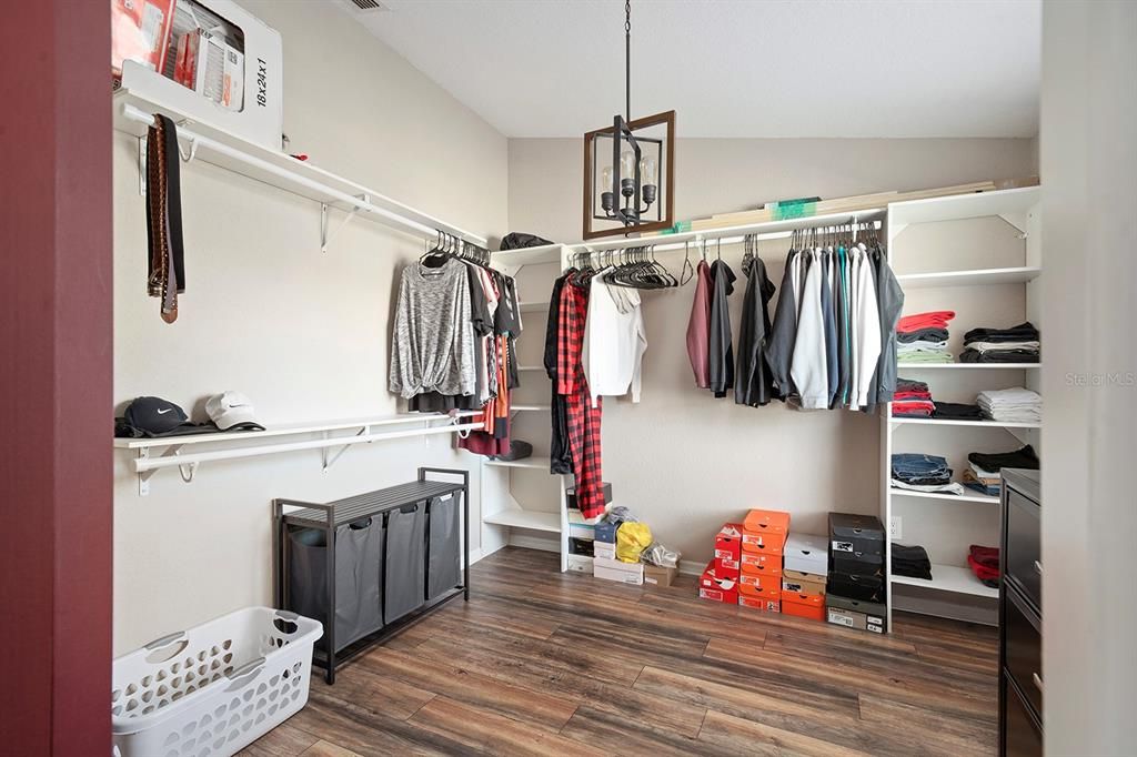 For Sale: $469,000 (4 beds, 2 baths, 2135 Square Feet)