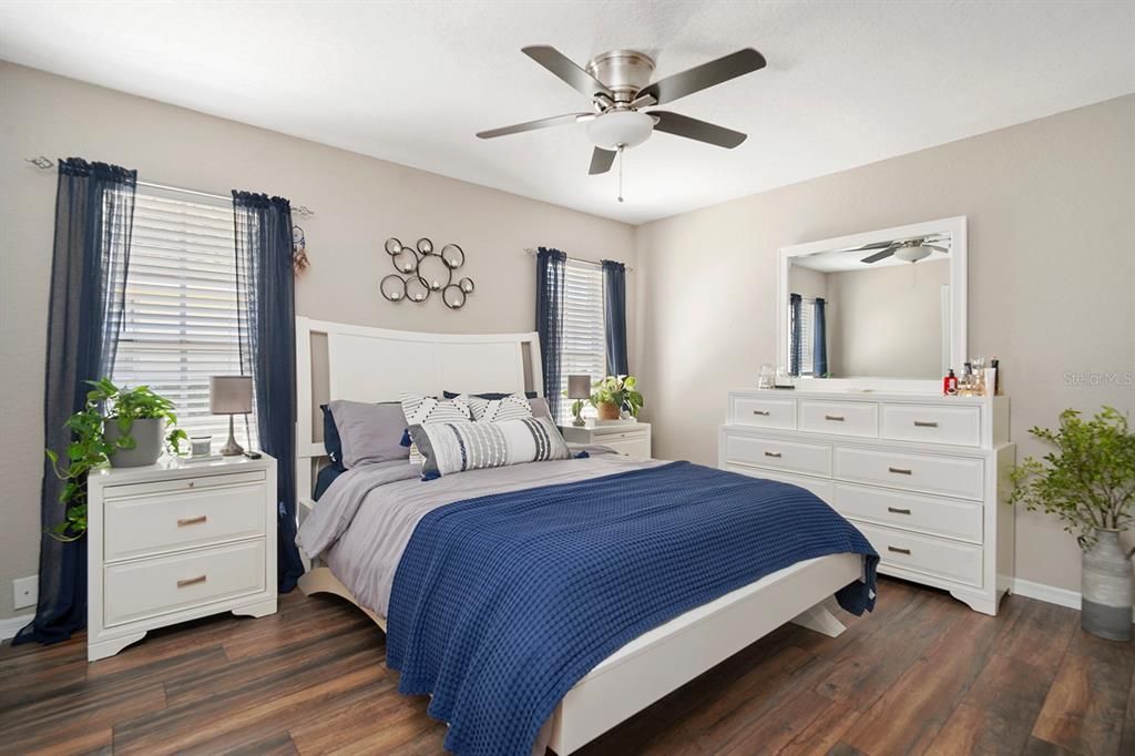 For Sale: $469,000 (4 beds, 2 baths, 2135 Square Feet)