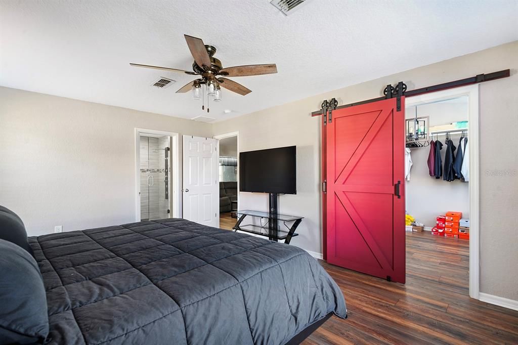 For Sale: $469,000 (4 beds, 2 baths, 2135 Square Feet)