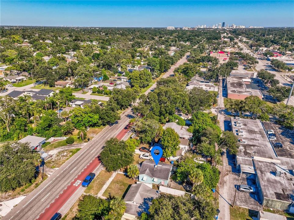 合同活跃: $305,000 (2 贝兹, 1 浴室, 748 平方英尺)