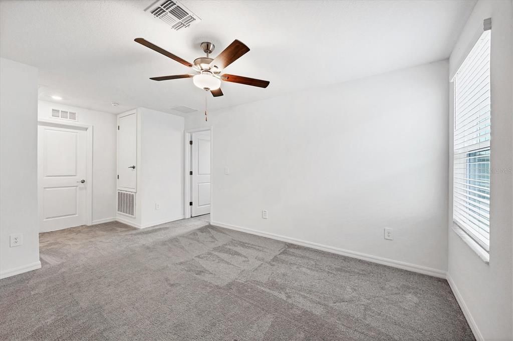 En Venta: $425,000 (5 camas, 2 baños, 2217 Pies cuadrados)