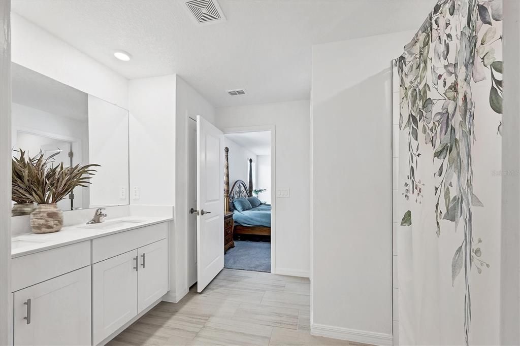 En Venta: $425,000 (5 camas, 2 baños, 2217 Pies cuadrados)