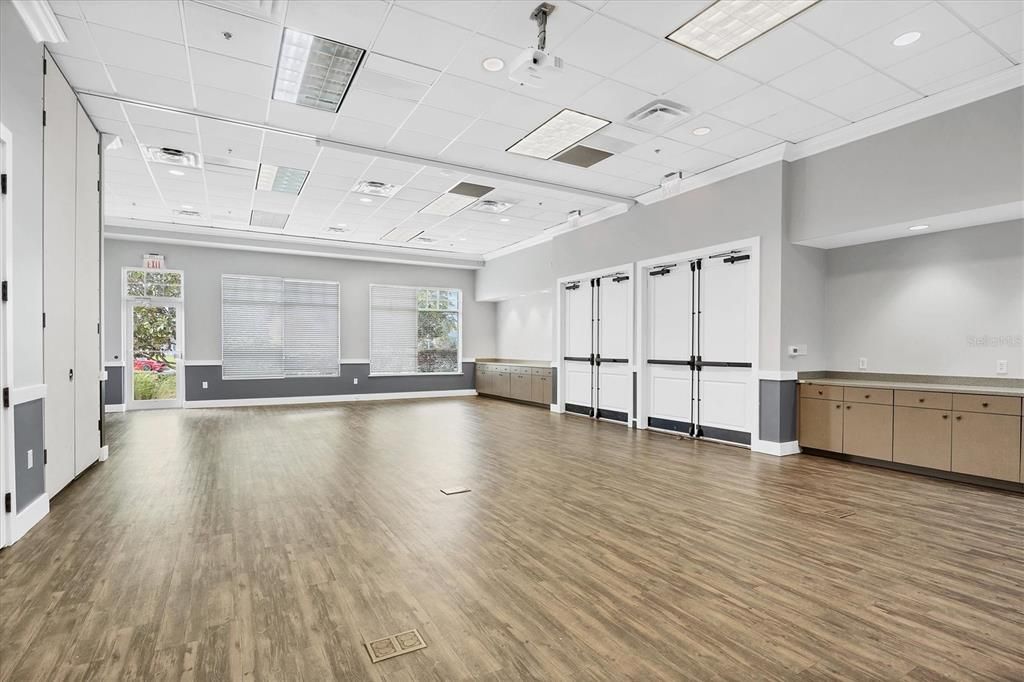 En Venta: $425,000 (5 camas, 2 baños, 2217 Pies cuadrados)