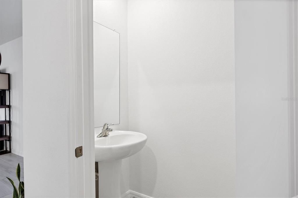 En Venta: $425,000 (5 camas, 2 baños, 2217 Pies cuadrados)