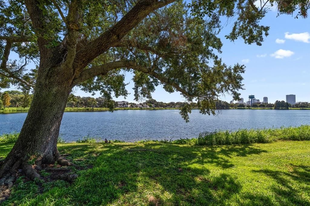 合同活跃: $895,000 (3 贝兹, 2 浴室, 2004 平方英尺)