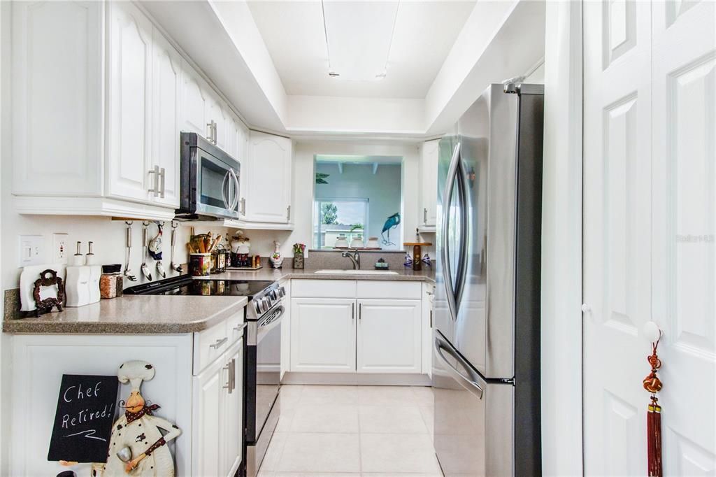 待售: $299,900 (2 贝兹, 2 浴室, 2008 平方英尺)