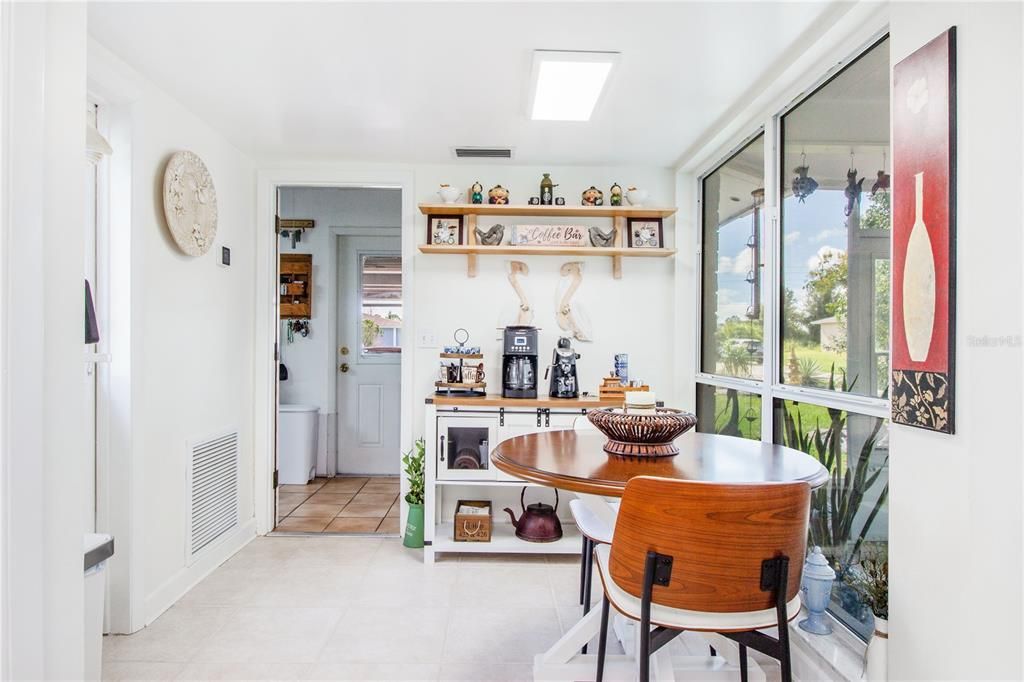 待售: $299,900 (2 贝兹, 2 浴室, 2008 平方英尺)