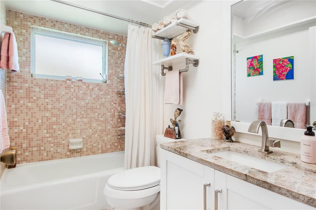 待售: $299,900 (2 贝兹, 2 浴室, 2008 平方英尺)