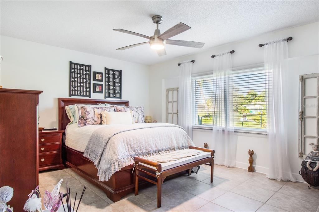 待售: $299,900 (2 贝兹, 2 浴室, 2008 平方英尺)