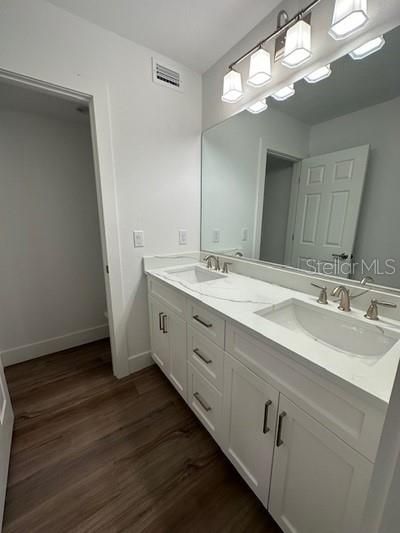 В аренду: $3,500 (5 спален, 4 ванн, 2700 Квадратных фут)