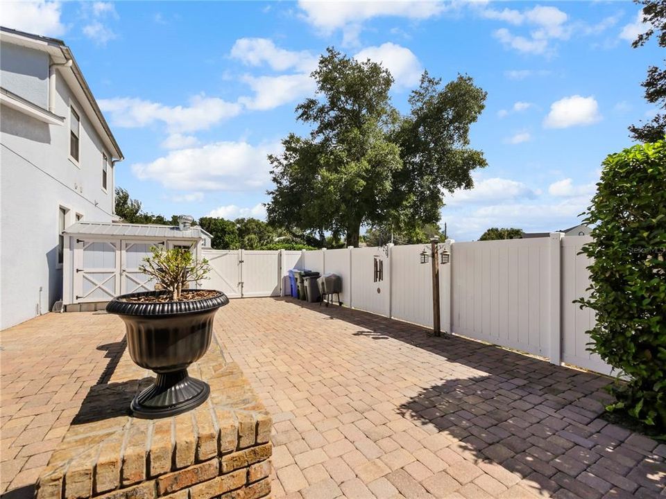 For Sale: $899,000 (4 beds, 2 baths, 2423 Square Feet)