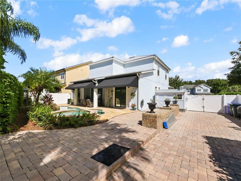 For Sale: $899,000 (4 beds, 2 baths, 2423 Square Feet)