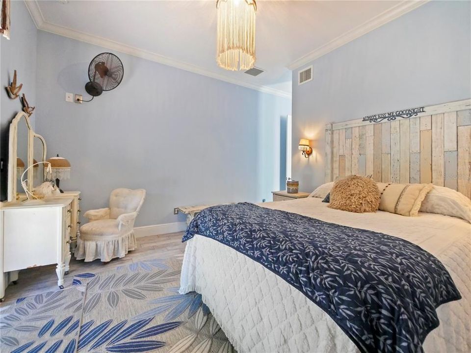 For Sale: $899,000 (4 beds, 2 baths, 2423 Square Feet)