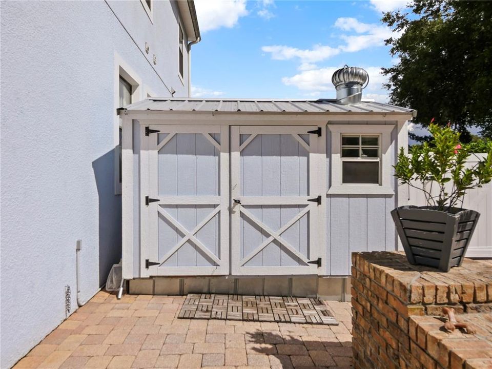 For Sale: $899,000 (4 beds, 2 baths, 2423 Square Feet)