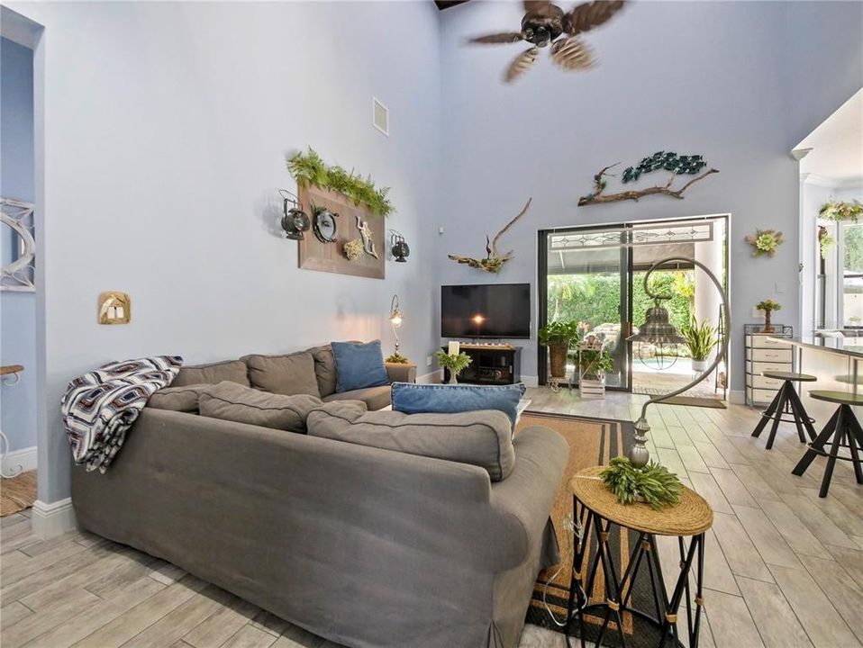 For Sale: $899,000 (4 beds, 2 baths, 2423 Square Feet)