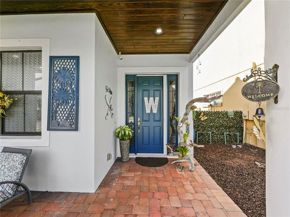 For Sale: $899,000 (4 beds, 2 baths, 2423 Square Feet)