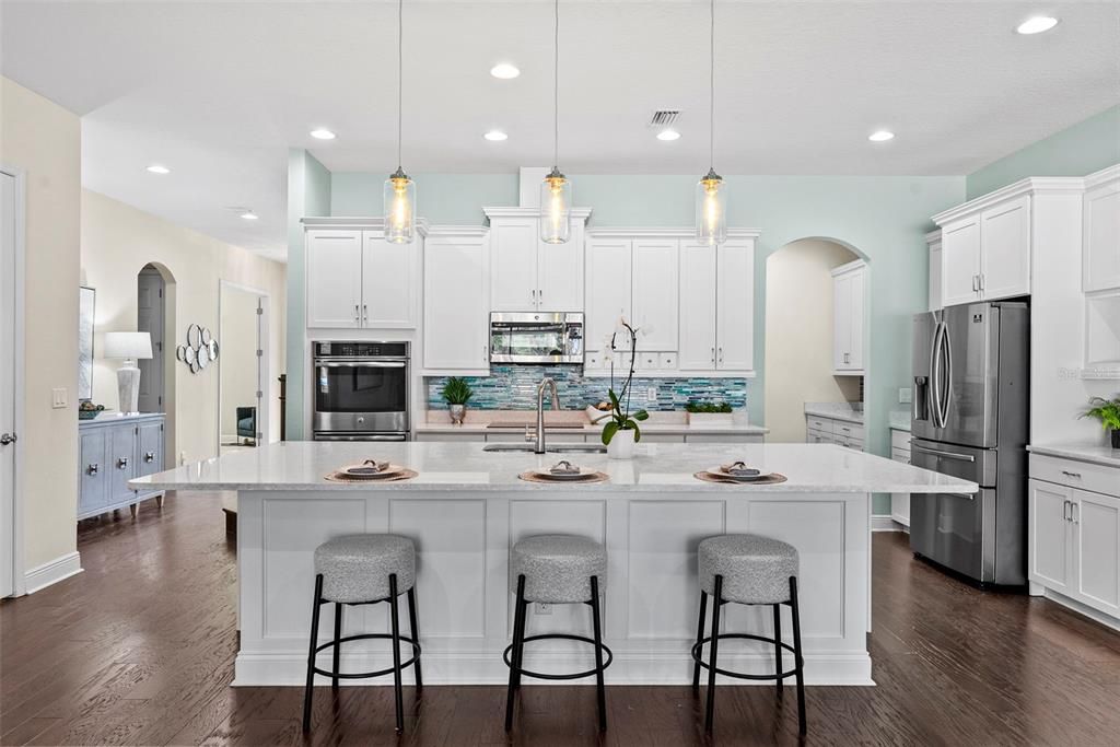 Active With Contract: $1,500,000 (5 beds, 4 baths, 4306 Square Feet)