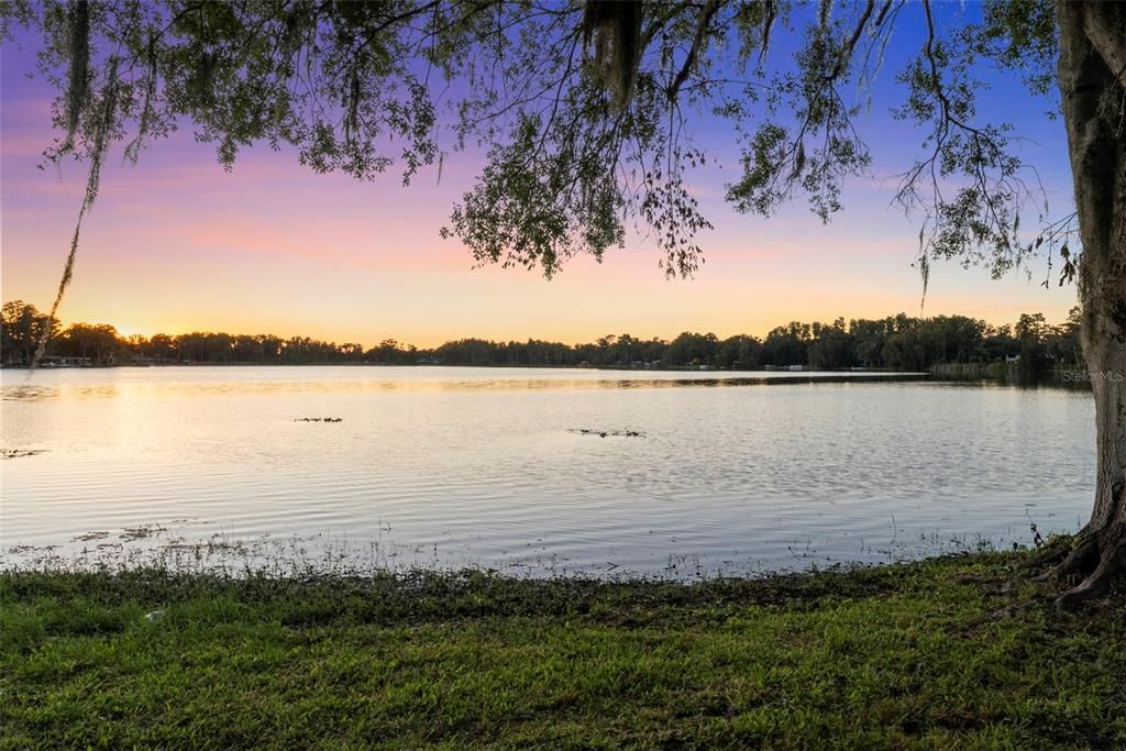 Active With Contract: $1,500,000 (5 beds, 4 baths, 4306 Square Feet)