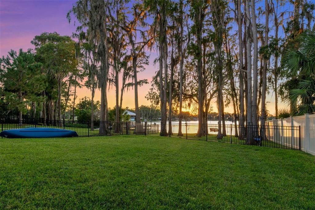 Active With Contract: $1,500,000 (5 beds, 4 baths, 4306 Square Feet)