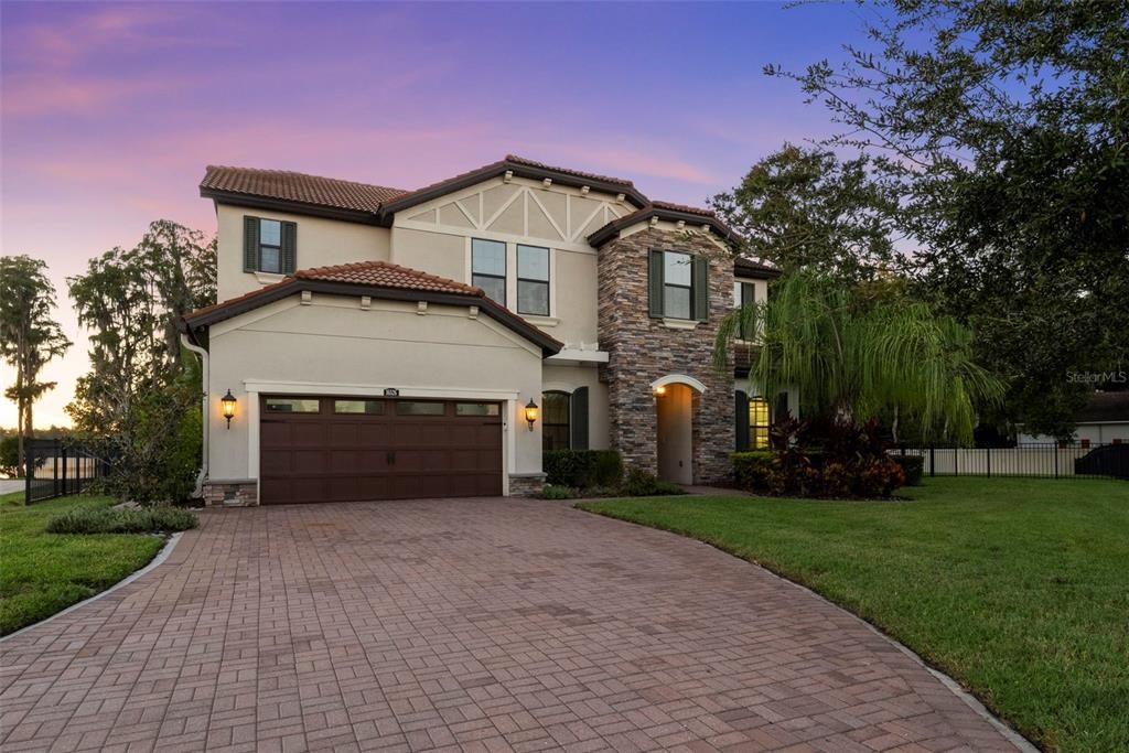 Active With Contract: $1,500,000 (5 beds, 4 baths, 4306 Square Feet)