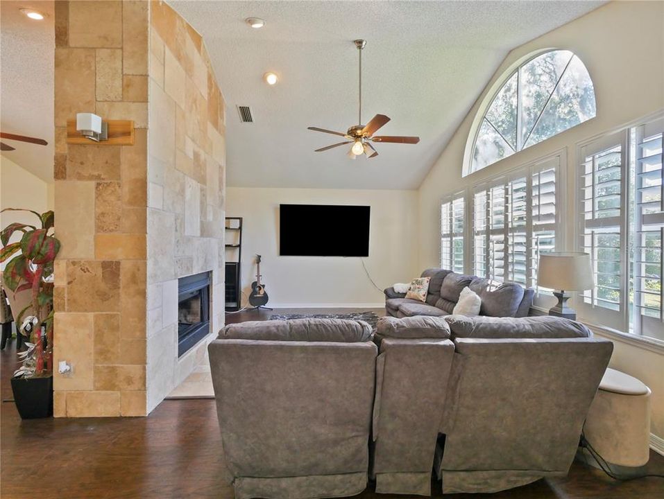 En Venta: $675,000 (4 camas, 3 baños, 2594 Pies cuadrados)