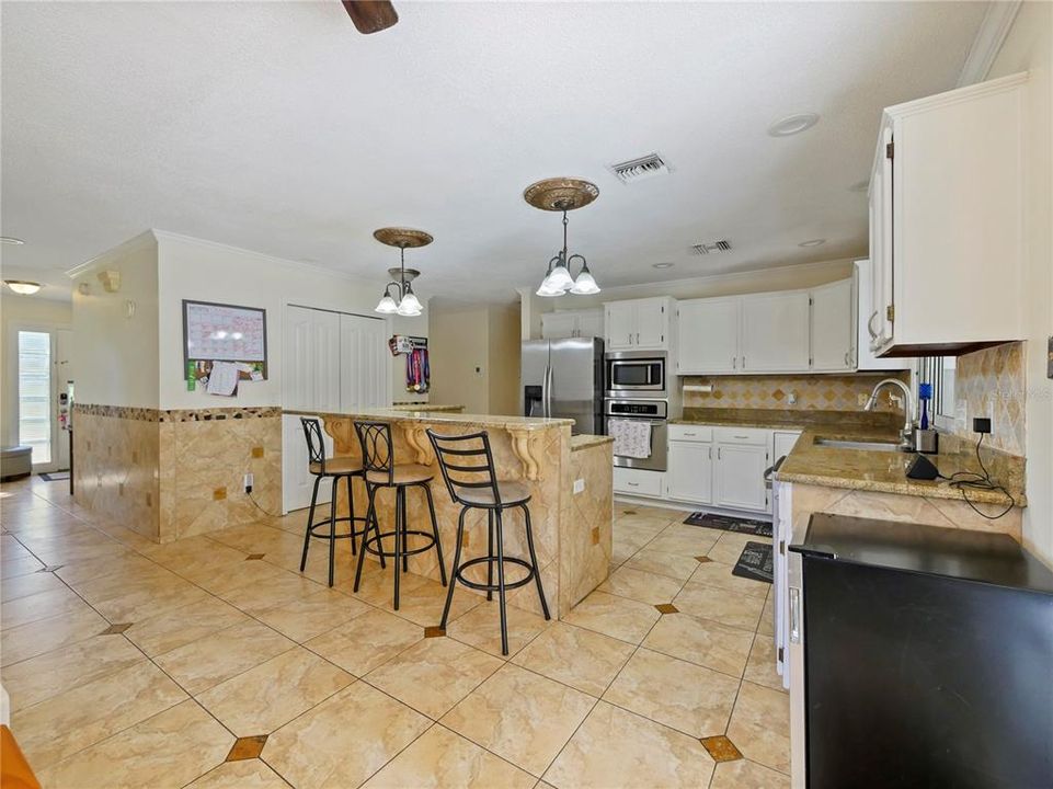 En Venta: $675,000 (4 camas, 3 baños, 2594 Pies cuadrados)