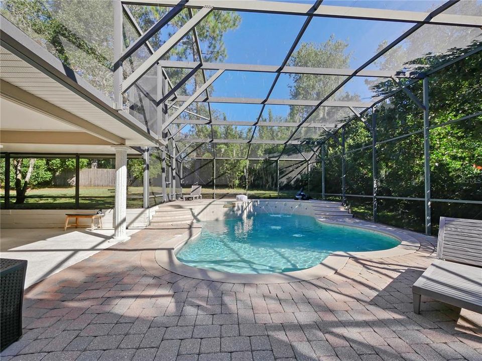 En Venta: $675,000 (4 camas, 3 baños, 2594 Pies cuadrados)