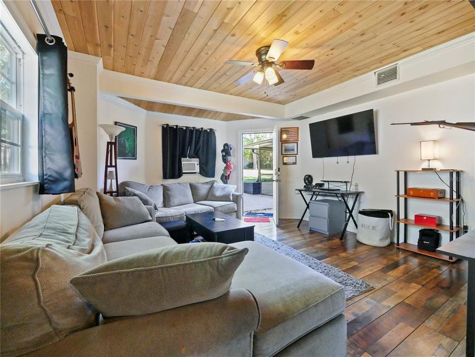 En Venta: $675,000 (4 camas, 3 baños, 2594 Pies cuadrados)