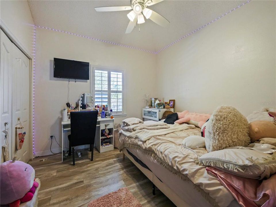 En Venta: $675,000 (4 camas, 3 baños, 2594 Pies cuadrados)