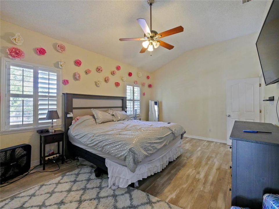 En Venta: $675,000 (4 camas, 3 baños, 2594 Pies cuadrados)