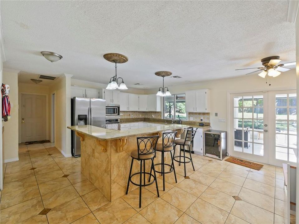 En Venta: $675,000 (4 camas, 3 baños, 2594 Pies cuadrados)