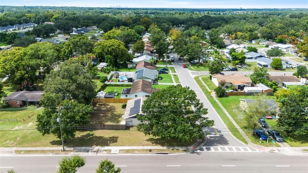 Под контрактом: $369,900 (3 спален, 2 ванн, 1379 Квадратных фут)