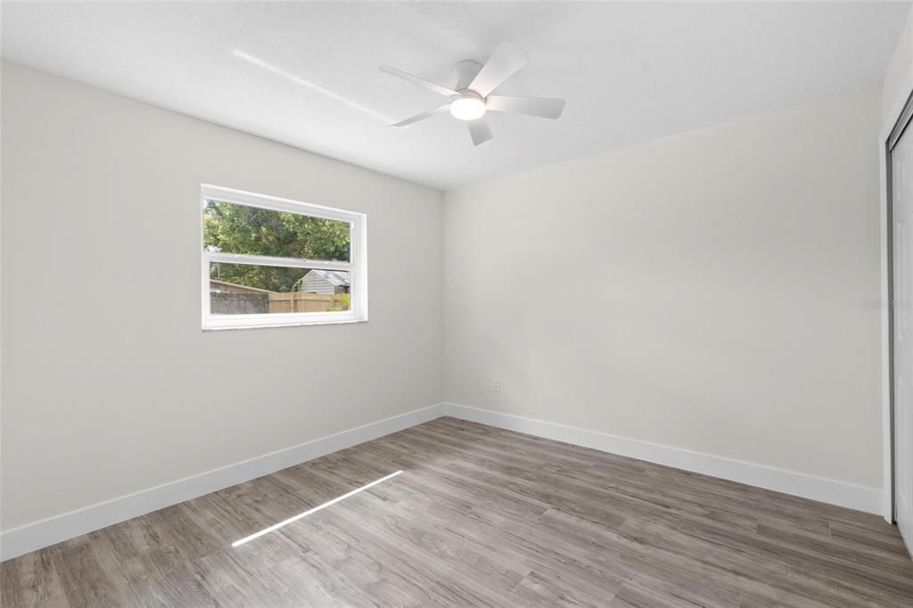 Под контрактом: $369,900 (3 спален, 2 ванн, 1379 Квадратных фут)