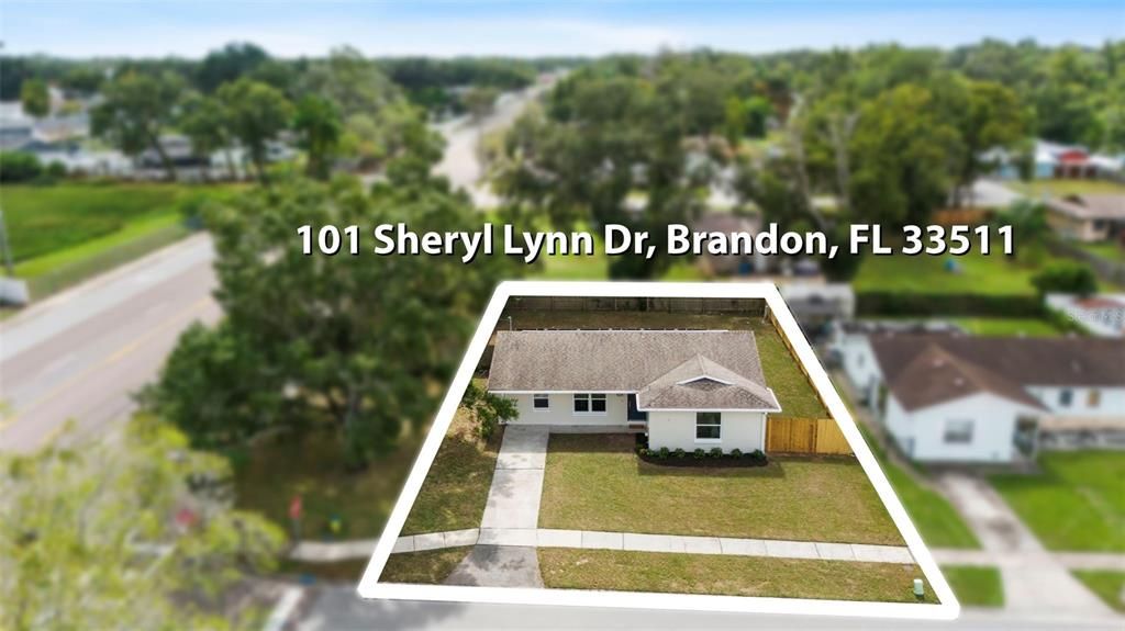 Под контрактом: $369,900 (3 спален, 2 ванн, 1379 Квадратных фут)