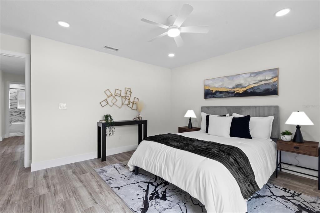 Под контрактом: $369,900 (3 спален, 2 ванн, 1379 Квадратных фут)