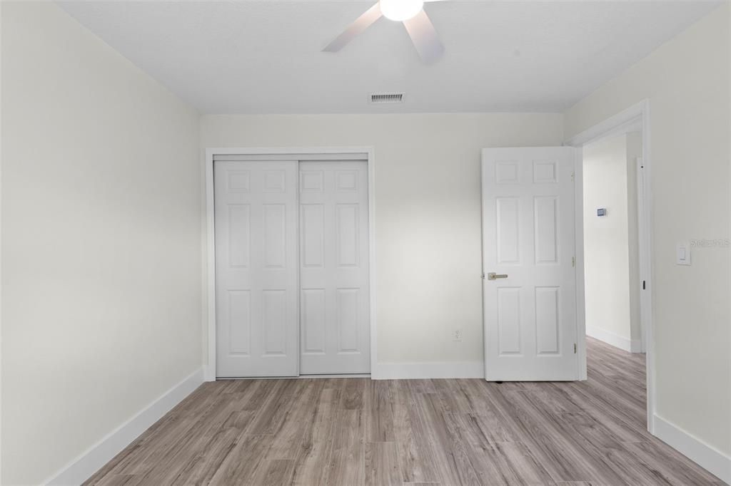 Под контрактом: $369,900 (3 спален, 2 ванн, 1379 Квадратных фут)