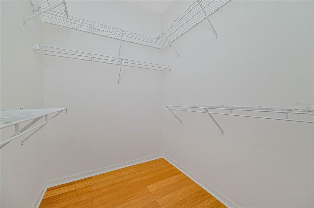 For Sale: $359,995 (3 beds, 2 baths, 1979 Square Feet)