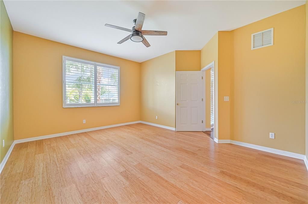 For Sale: $359,995 (3 beds, 2 baths, 1979 Square Feet)