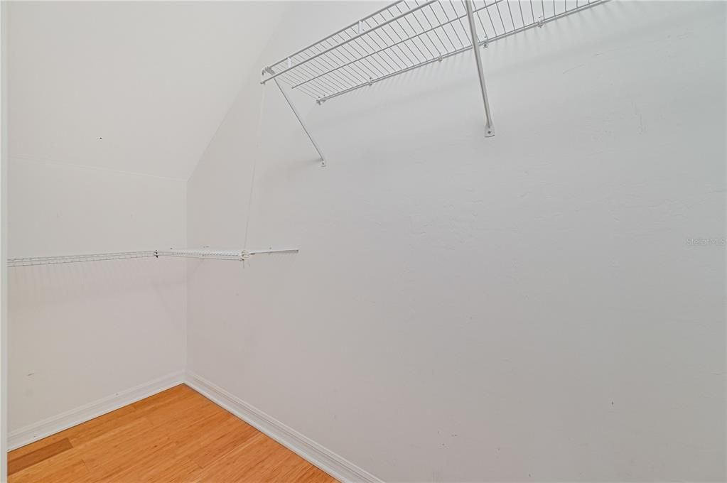 For Sale: $359,995 (3 beds, 2 baths, 1979 Square Feet)