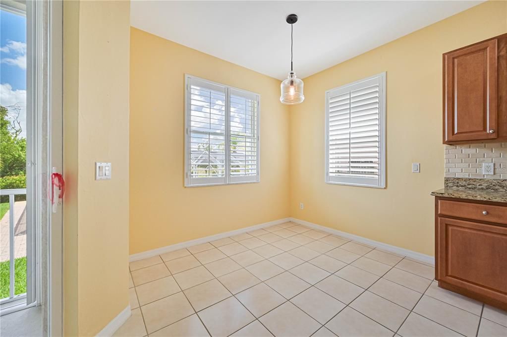 For Sale: $359,995 (3 beds, 2 baths, 1979 Square Feet)