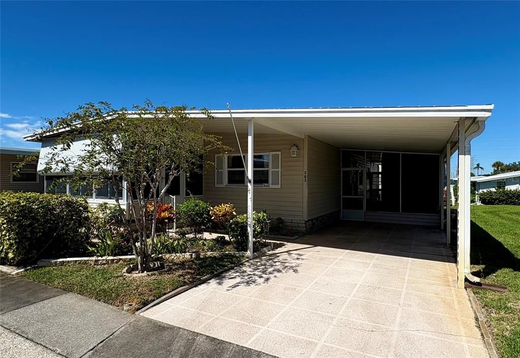 Active With Contract: $116,000 (2 beds, 2 baths, 1152 Square Feet)