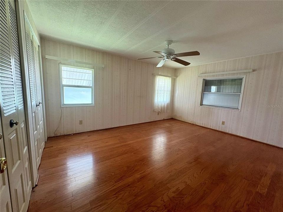 Active With Contract: $116,000 (2 beds, 2 baths, 1152 Square Feet)