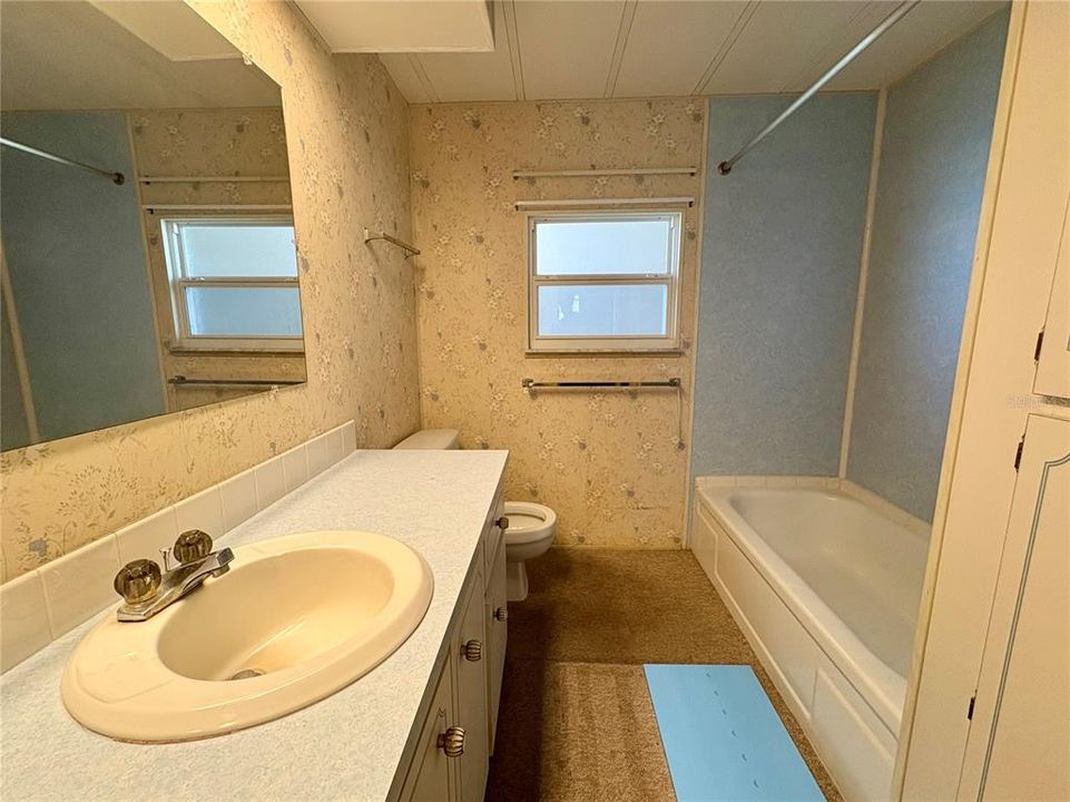 Active With Contract: $116,000 (2 beds, 2 baths, 1152 Square Feet)