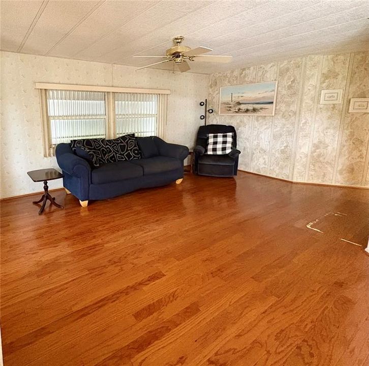 Active With Contract: $116,000 (2 beds, 2 baths, 1152 Square Feet)