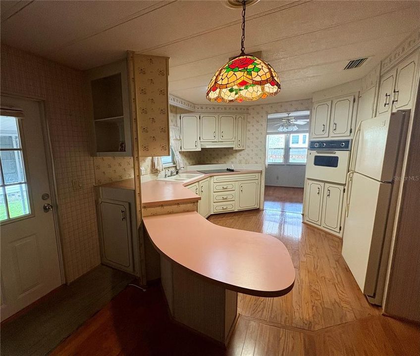 Active With Contract: $116,000 (2 beds, 2 baths, 1152 Square Feet)