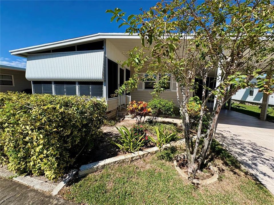 Active With Contract: $116,000 (2 beds, 2 baths, 1152 Square Feet)