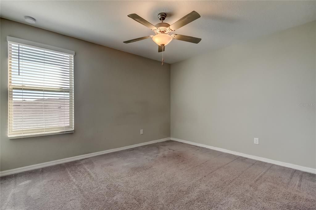 待售: $375,000 (4 贝兹, 2 浴室, 2584 平方英尺)