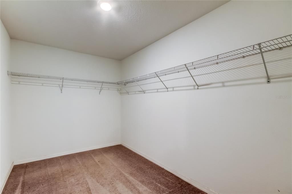 待售: $375,000 (4 贝兹, 2 浴室, 2584 平方英尺)