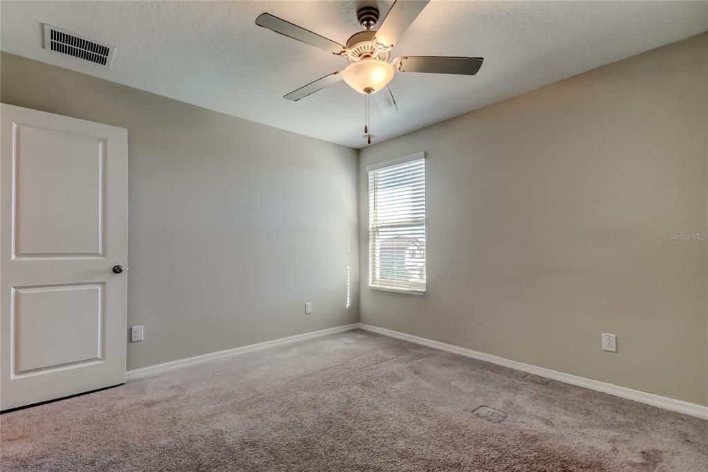 待售: $375,000 (4 贝兹, 2 浴室, 2584 平方英尺)